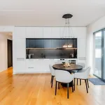 Apartamento Downtown 2br With Balcony & Free Secure Garage Parking Pärnu