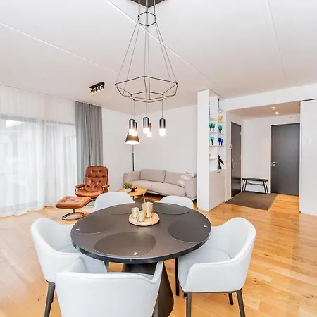Apartmán Heart Of Living - Contemporary 2 Bedroom With Balcony & Parking Pärnu