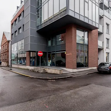 Heart Of Living - Contemporary 2 Bedroom With Balcony & Parking Appartamento