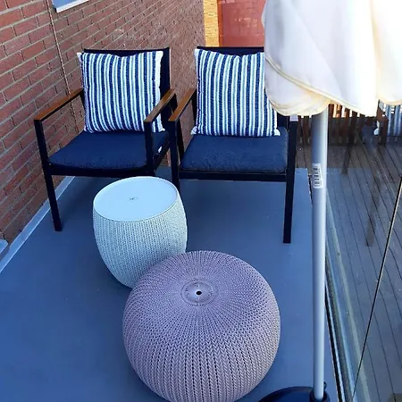 Heart Of Living - Contemporary 2 Bedroom With Balcony & Parking Apartmán *