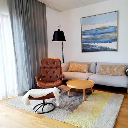 Appartamento Heart Of Living - Contemporary 2 Bedroom With Balcony & Parking *