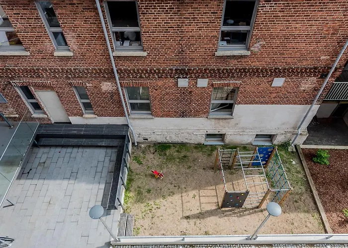 Apartment Downtown 2Br With Balcony & Free Secure Garage Parking Parnu