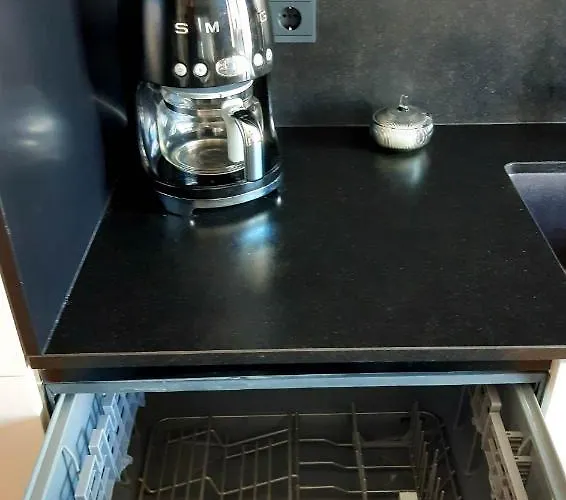 Appartamento Downtown 2br With Balcony & Free Secure Garage Parking Pärnu