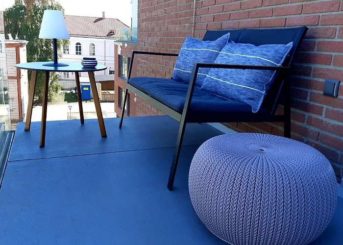 Downtown 2br With Balcony & Free Secure Garage Parking Appartamento *